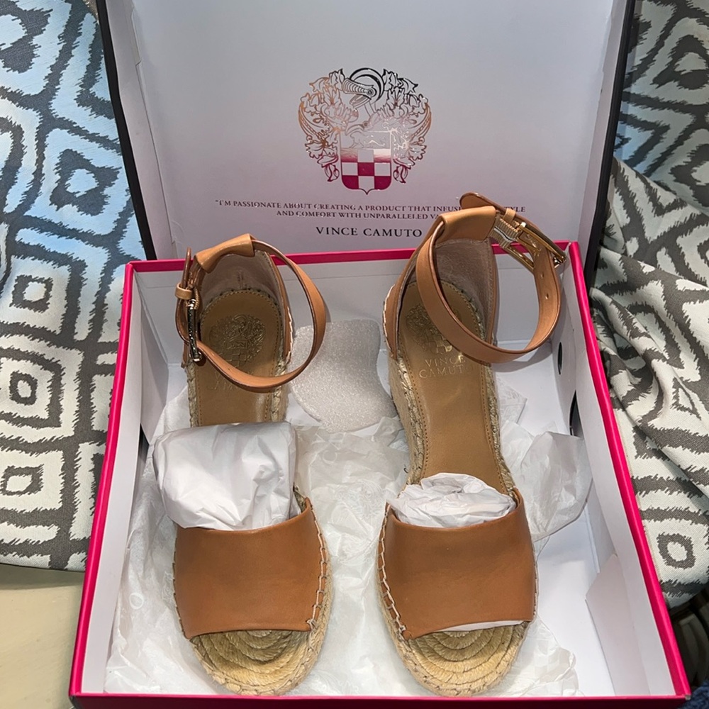Vince Camuto wedges LIKE NEW!